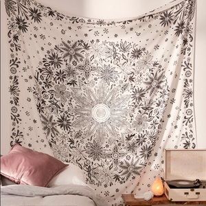 UO Ioana White Daisy Medallion Tapestry